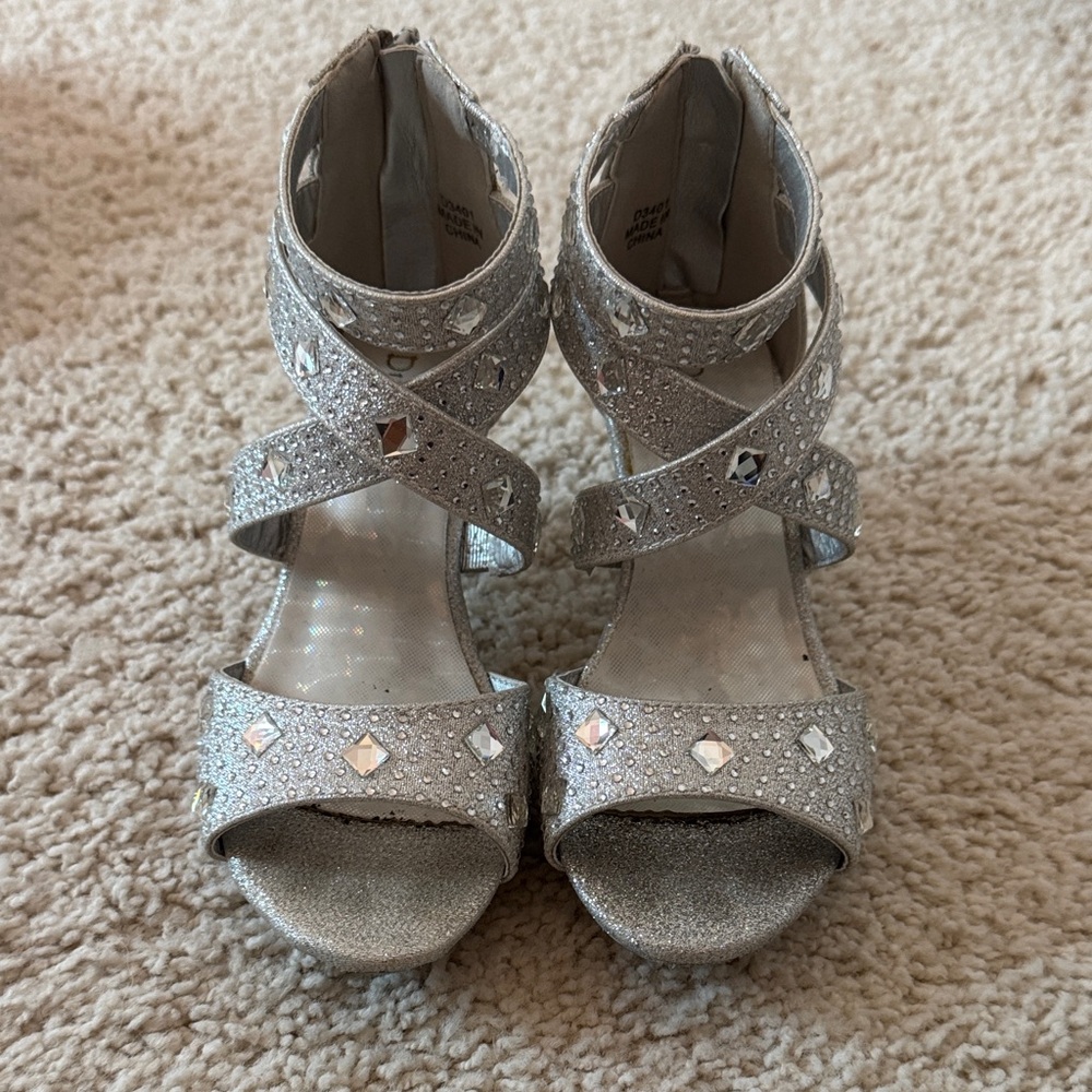 Elegant Silver Strappy kids Sandals